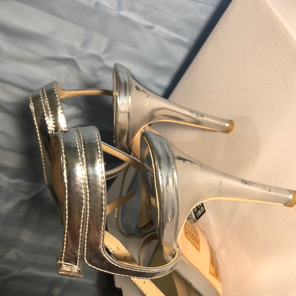 Silver thin strap - Picture 2 of 2